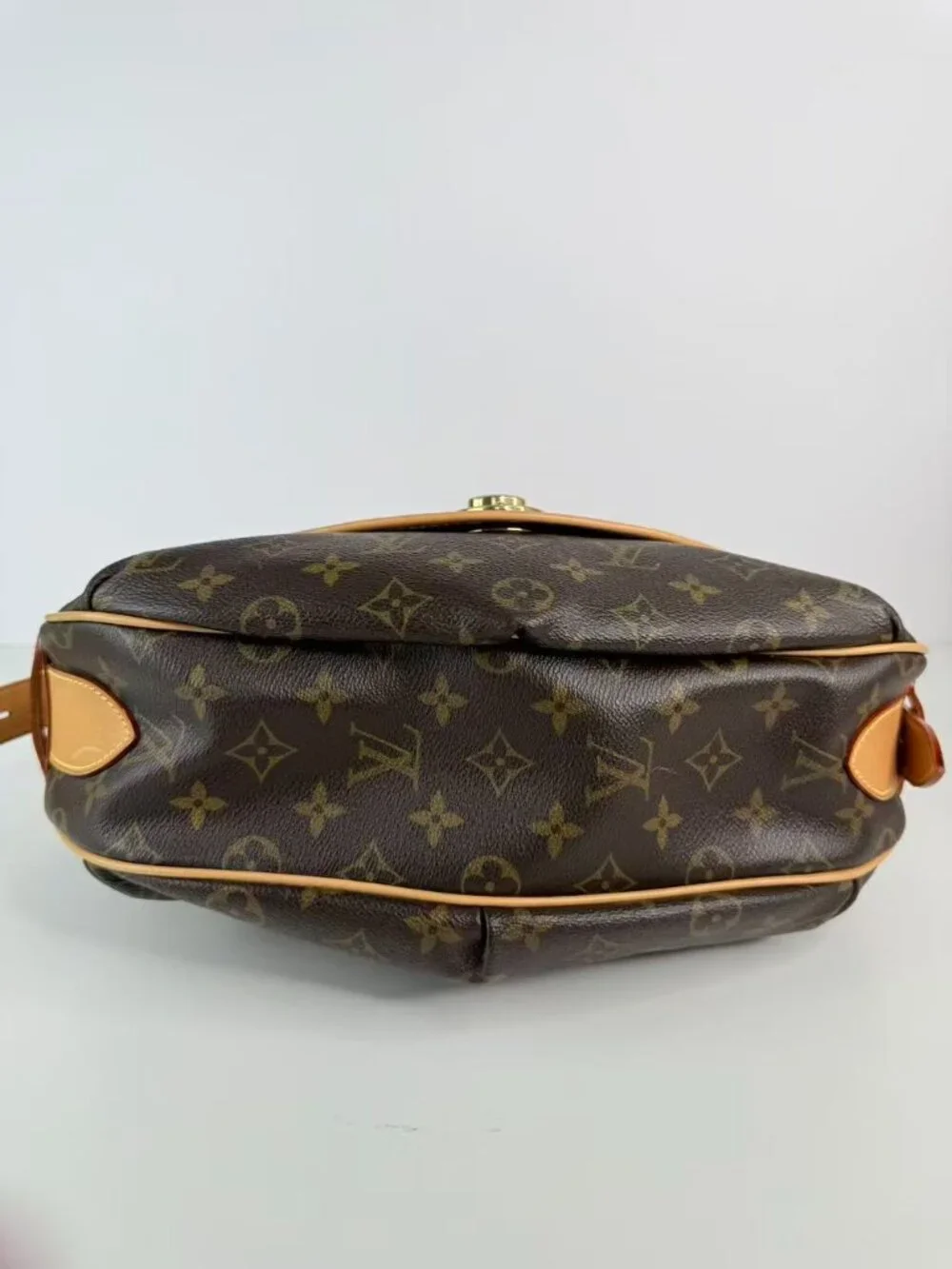 Louis Vuitton very good